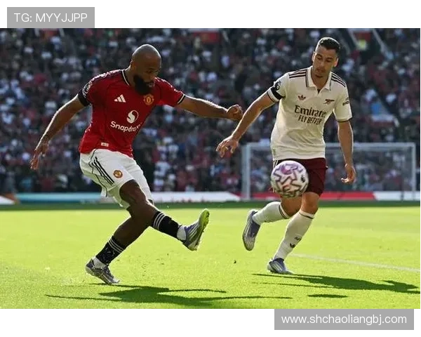 库尼亚称姆伯莫训练后加练射门