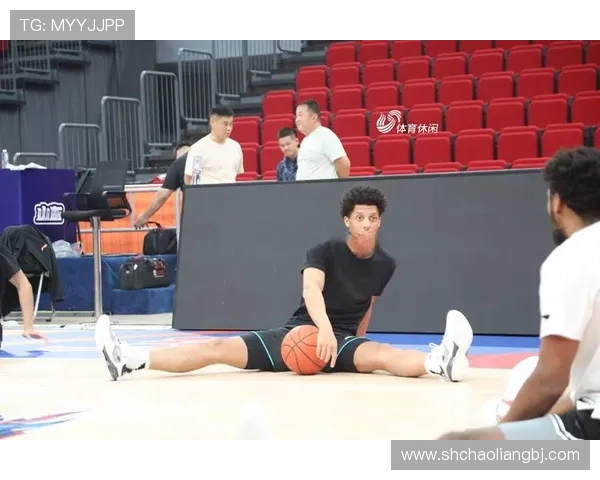 山东新外援斯蒂尔周五与球队合练 山东新外援斯蒂尔周五与球队合练